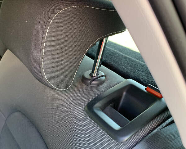 Красный Фольксваген Гольф, объемом двигателя 1.6 л и пробегом 191 тыс. км за 16700 $, фото 9 на Automoto.ua