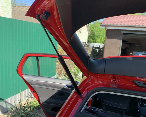 Красный Фольксваген Гольф, объемом двигателя 1.6 л и пробегом 191 тыс. км за 16700 $, фото 11 на Automoto.ua