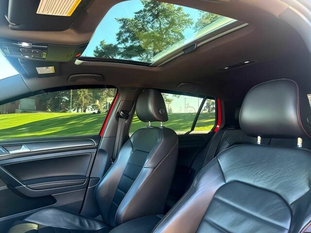 Червоний Фольксваген Гольф, об'ємом двигуна 2 л та пробігом 37 тис. км за 13000 $, фото 9 на Automoto.ua