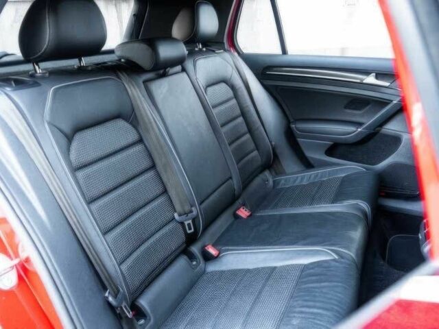 Красный Фольксваген Гольф, объемом двигателя 2 л и пробегом 37 тыс. км за 11000 $, фото 10 на Automoto.ua