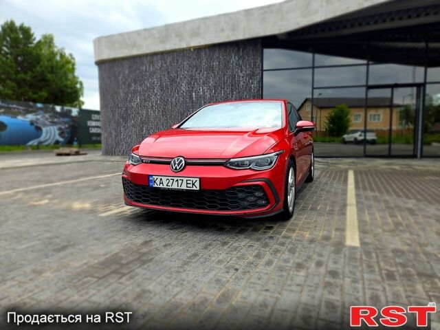 Красный Фольксваген Гольф, объемом двигателя 2 л и пробегом 88 тыс. км за 29000 $, фото 1 на Automoto.ua