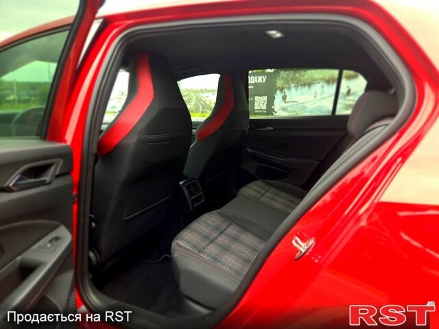 Красный Фольксваген Гольф, объемом двигателя 2 л и пробегом 88 тыс. км за 29000 $, фото 6 на Automoto.ua