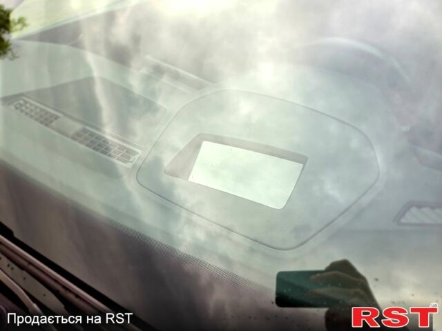 Красный Фольксваген Гольф, объемом двигателя 2 л и пробегом 88 тыс. км за 29000 $, фото 9 на Automoto.ua