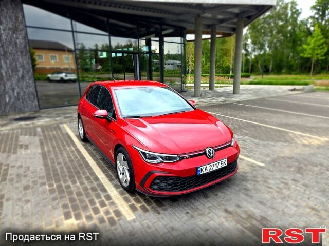 Красный Фольксваген Гольф, объемом двигателя 2 л и пробегом 88 тыс. км за 29000 $, фото 2 на Automoto.ua