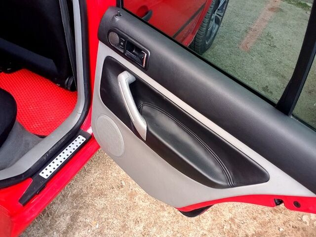 Красный Фольксваген Гольф, объемом двигателя 1.4 л и пробегом 205 тыс. км за 3700 $, фото 5 на Automoto.ua