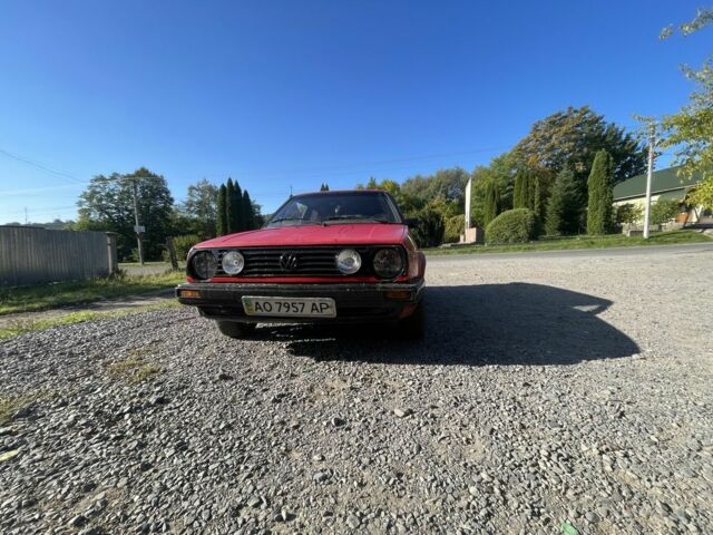 Красный Фольксваген Гольф, объемом двигателя 1.6 л и пробегом 300 тыс. км за 1299 $, фото 2 на Automoto.ua