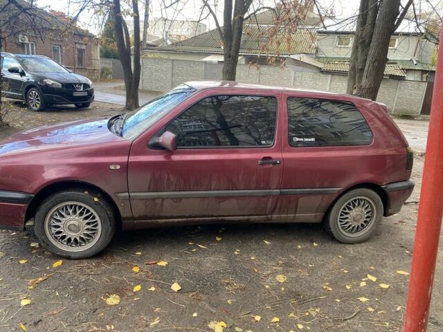 Красный Фольксваген Гольф, объемом двигателя 1.8 л и пробегом 250 тыс. км за 2000 $, фото 2 на Automoto.ua