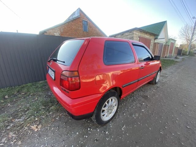 Червоний Фольксваген Гольф, об'ємом двигуна 1.6 л та пробігом 221 тис. км за 1550 $, фото 10 на Automoto.ua