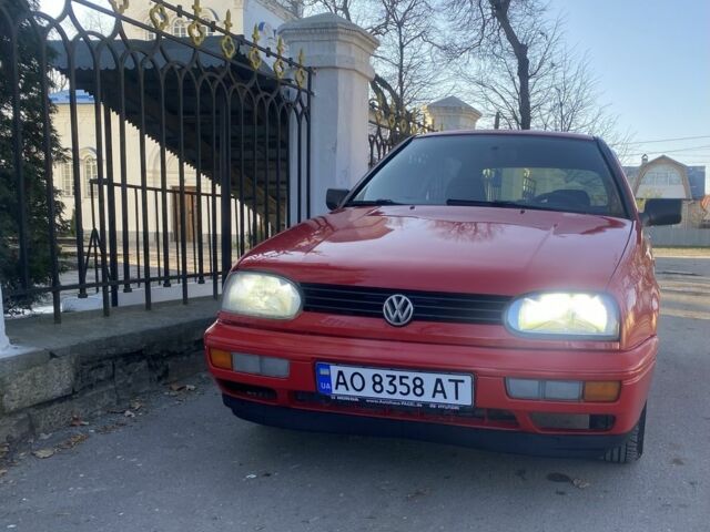 Червоний Фольксваген Гольф, об'ємом двигуна 1.6 л та пробігом 221 тис. км за 1550 $, фото 1 на Automoto.ua