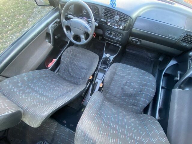 Червоний Фольксваген Гольф, об'ємом двигуна 1.6 л та пробігом 221 тис. км за 1550 $, фото 4 на Automoto.ua