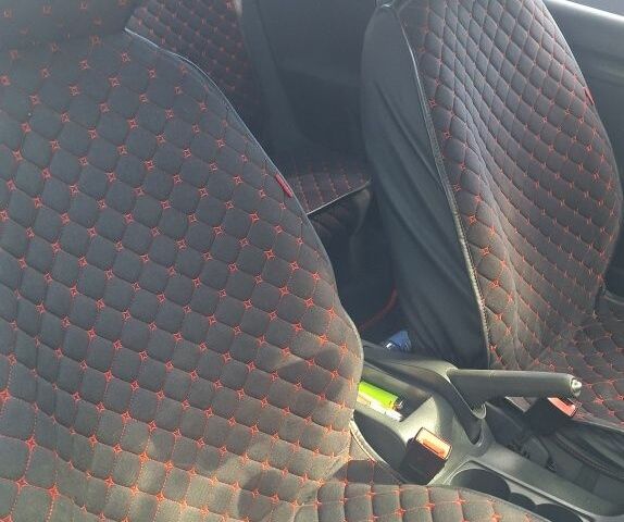 Красный Фольксваген Гольф, объемом двигателя 0 л и пробегом 264 тыс. км за 4150 $, фото 4 на Automoto.ua