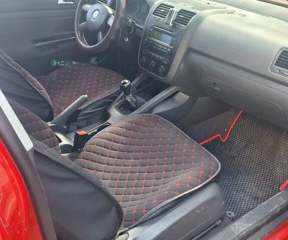 Красный Фольксваген Гольф, объемом двигателя 0 л и пробегом 264 тыс. км за 4150 $, фото 3 на Automoto.ua