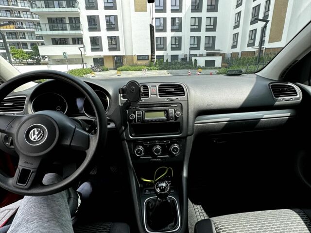 Красный Фольксваген Гольф, объемом двигателя 0 л и пробегом 228 тыс. км за 4100 $, фото 16 на Automoto.ua