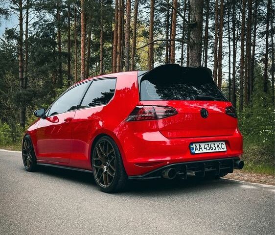 Червоний Фольксваген Гольф, об'ємом двигуна 2 л та пробігом 92 тис. км за 11600 $, фото 5 на Automoto.ua