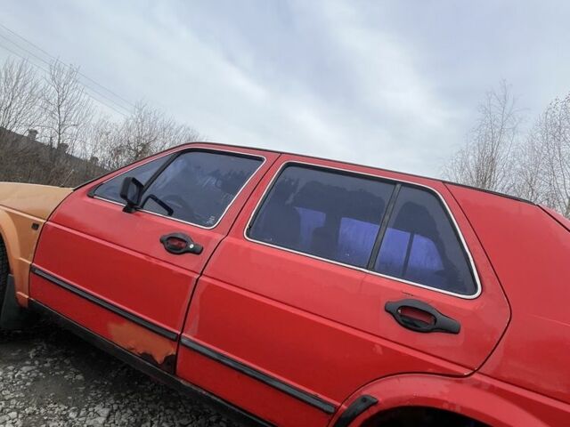 Красный Фольксваген Гольф, объемом двигателя 1.6 л и пробегом 114 тыс. км за 1200 $, фото 4 на Automoto.ua