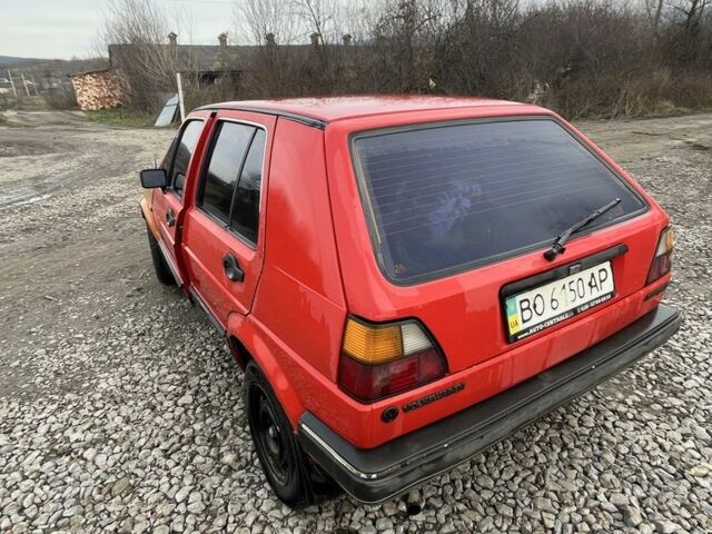 Красный Фольксваген Гольф, объемом двигателя 1.6 л и пробегом 114 тыс. км за 1200 $, фото 2 на Automoto.ua