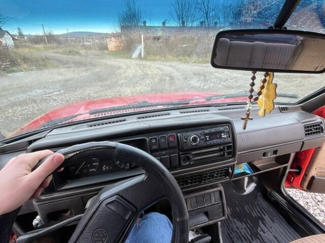 Красный Фольксваген Гольф, объемом двигателя 1.6 л и пробегом 114 тыс. км за 1200 $, фото 6 на Automoto.ua