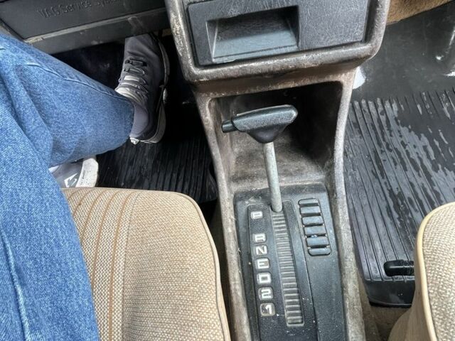 Красный Фольксваген Гольф, объемом двигателя 1.6 л и пробегом 114 тыс. км за 1200 $, фото 7 на Automoto.ua