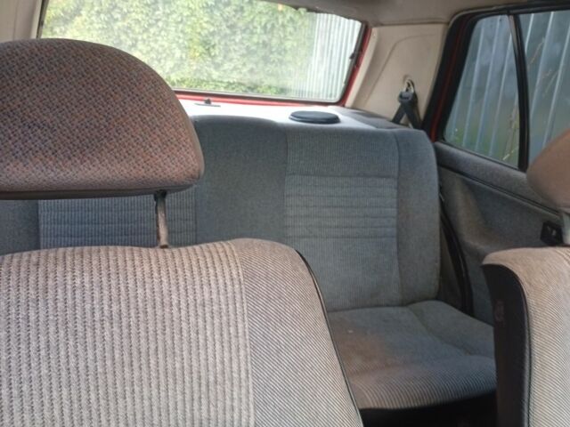 Красный Фольксваген Гольф, объемом двигателя 1.3 л и пробегом 58 тыс. км за 1300 $, фото 5 на Automoto.ua