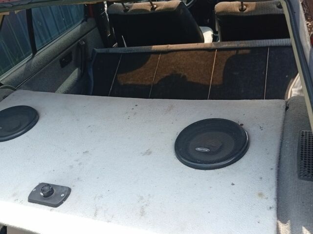 Красный Фольксваген Гольф, объемом двигателя 1.3 л и пробегом 58 тыс. км за 1300 $, фото 6 на Automoto.ua