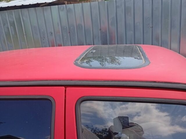 Красный Фольксваген Гольф, объемом двигателя 1.3 л и пробегом 58 тыс. км за 1300 $, фото 2 на Automoto.ua