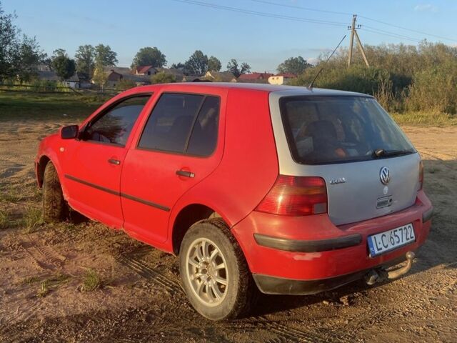 Красный Фольксваген Гольф, объемом двигателя 1.9 л и пробегом 350 тыс. км за 1300 $, фото 1 на Automoto.ua