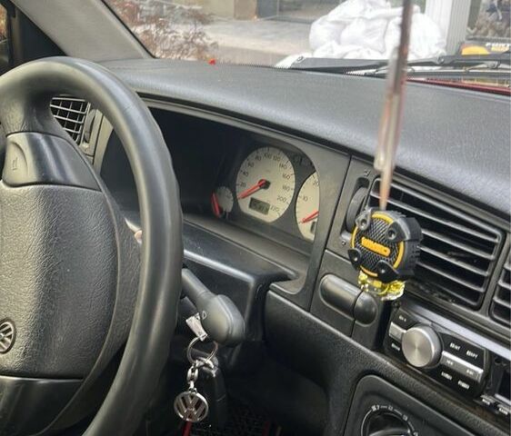 Красный Фольксваген Гольф, объемом двигателя 1.4 л и пробегом 210 тыс. км за 1350 $, фото 5 на Automoto.ua