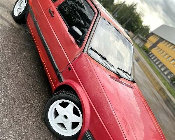 Красный Фольксваген Гольф, объемом двигателя 1.4 л и пробегом 232 тыс. км за 1650 $, фото 5 на Automoto.ua