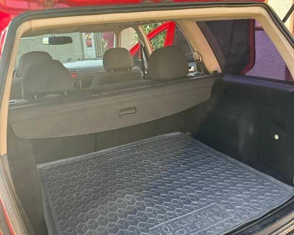 Красный Фольксваген Гольф, объемом двигателя 1.6 л и пробегом 287 тыс. км за 3000 $, фото 34 на Automoto.ua