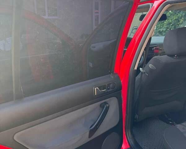 Красный Фольксваген Гольф, объемом двигателя 1.6 л и пробегом 287 тыс. км за 3000 $, фото 23 на Automoto.ua