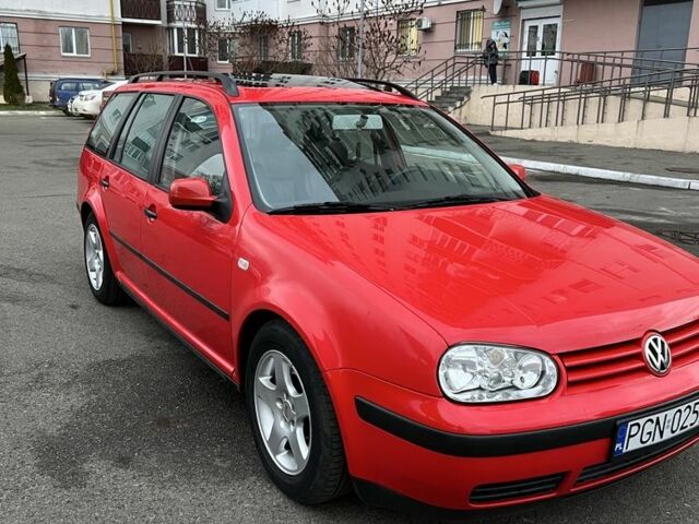 Красный Фольксваген Гольф, объемом двигателя 2 л и пробегом 250 тыс. км за 2600 $, фото 1 на Automoto.ua