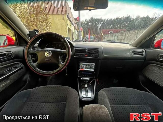 Фольксваген Гольф 1999 в Хмельницком на Automoto.ua Красный Фольксваген Гольф, объемом двигателя 1.9 л и пробегом 330 тыс. км за 5250 $, фото 4 на Automoto.ua