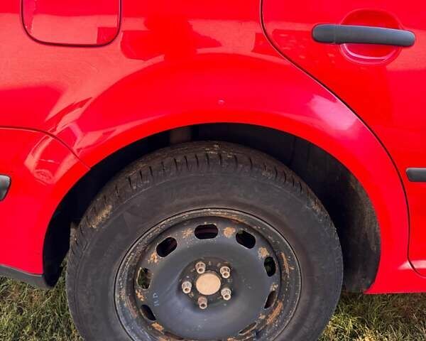 Красный Фольксваген Гольф, объемом двигателя 1.6 л и пробегом 287 тыс. км за 3000 $, фото 3 на Automoto.ua