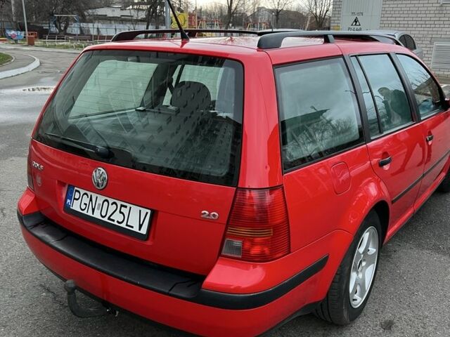Красный Фольксваген Гольф, объемом двигателя 2 л и пробегом 250 тыс. км за 2600 $, фото 3 на Automoto.ua