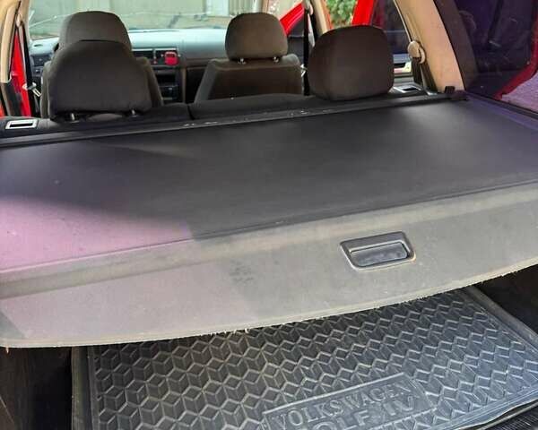 Красный Фольксваген Гольф, объемом двигателя 1.6 л и пробегом 287 тыс. км за 3000 $, фото 35 на Automoto.ua