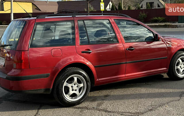 Красный Фольксваген Гольф, объемом двигателя 1.6 л и пробегом 220 тыс. км за 4750 $, фото 12 на Automoto.ua