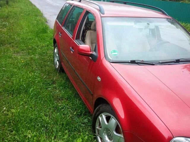 Красный Фольксваген Гольф, объемом двигателя 1.6 л и пробегом 200 тыс. км за 3700 $, фото 1 на Automoto.ua