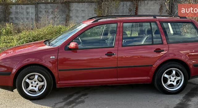 Красный Фольксваген Гольф, объемом двигателя 1.6 л и пробегом 220 тыс. км за 4750 $, фото 5 на Automoto.ua