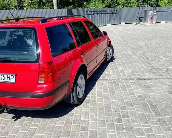 Червоний Фольксваген Гольф, об'ємом двигуна 1.39 л та пробігом 213 тис. км за 4150 $, фото 2 на Automoto.ua