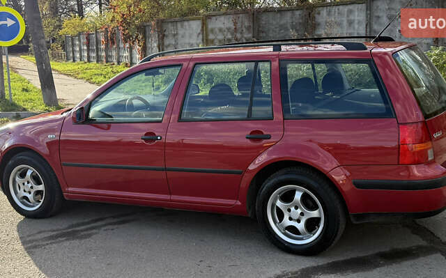 Красный Фольксваген Гольф, объемом двигателя 1.6 л и пробегом 220 тыс. км за 4750 $, фото 6 на Automoto.ua