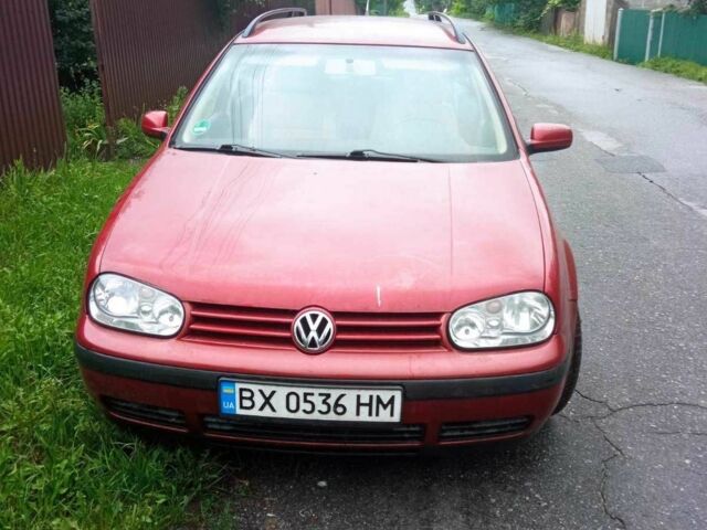 Красный Фольксваген Гольф, объемом двигателя 1.6 л и пробегом 200 тыс. км за 3700 $, фото 2 на Automoto.ua