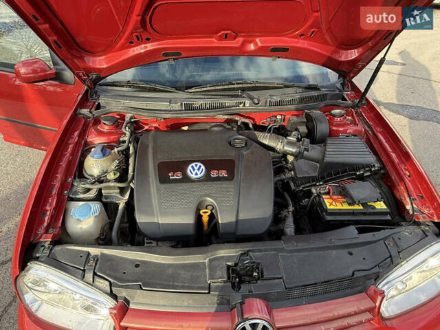 Красный Фольксваген Гольф, объемом двигателя 1.6 л и пробегом 220 тыс. км за 4750 $, фото 22 на Automoto.ua