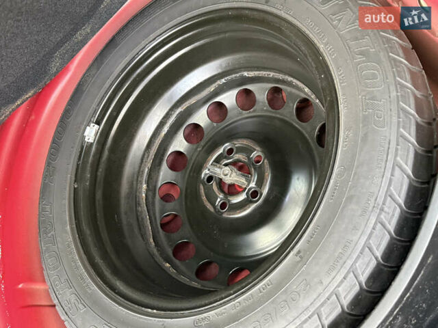 Красный Фольксваген Гольф, объемом двигателя 1.6 л и пробегом 220 тыс. км за 4750 $, фото 21 на Automoto.ua