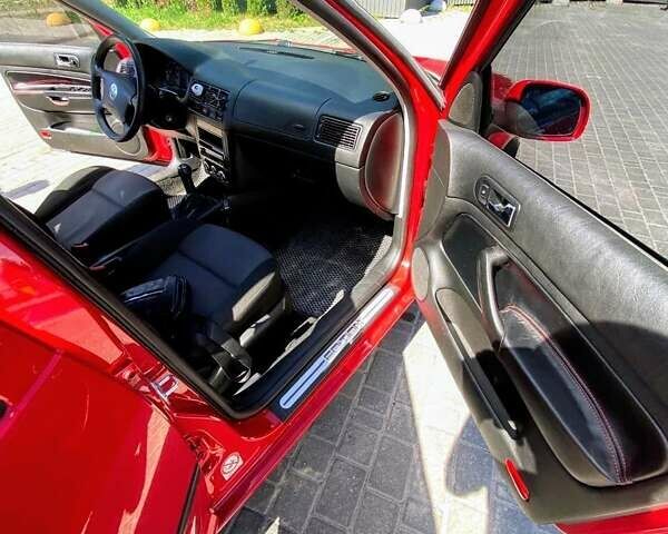 Червоний Фольксваген Гольф, об'ємом двигуна 1.39 л та пробігом 213 тис. км за 4150 $, фото 12 на Automoto.ua