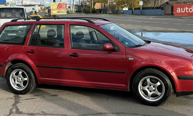 Красный Фольксваген Гольф, объемом двигателя 1.6 л и пробегом 220 тыс. км за 4750 $, фото 13 на Automoto.ua