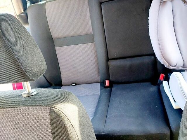 Червоний Фольксваген Гольф, об'ємом двигуна 1.6 л та пробігом 190 тис. км за 3999 $, фото 6 на Automoto.ua