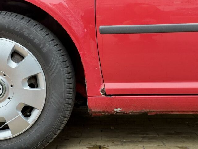 Фольксваген Гольф 2001 в Черкассах на Automoto.ua Красный Фольксваген Гольф, объемом двигателя 1.4 л и пробегом 209 тыс. км за 3400 $, фото 15 на Automoto.ua