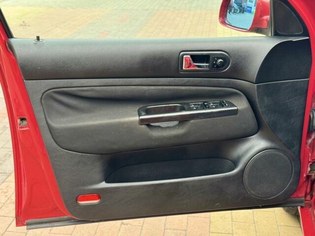 Фольксваген Гольф 2001 в Черкассах на Automoto.ua Красный Фольксваген Гольф, объемом двигателя 1.4 л и пробегом 209 тыс. км за 3400 $, фото 12 на Automoto.ua