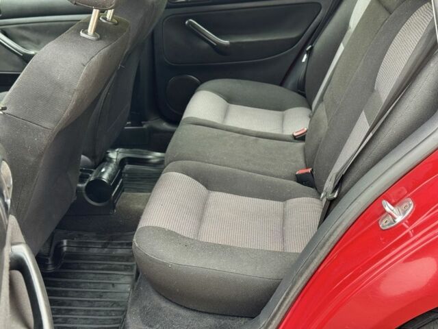 Фольксваген Гольф 2001 в Черкассах на Automoto.ua Красный Фольксваген Гольф, объемом двигателя 1.4 л и пробегом 209 тыс. км за 3400 $, фото 13 на Automoto.ua