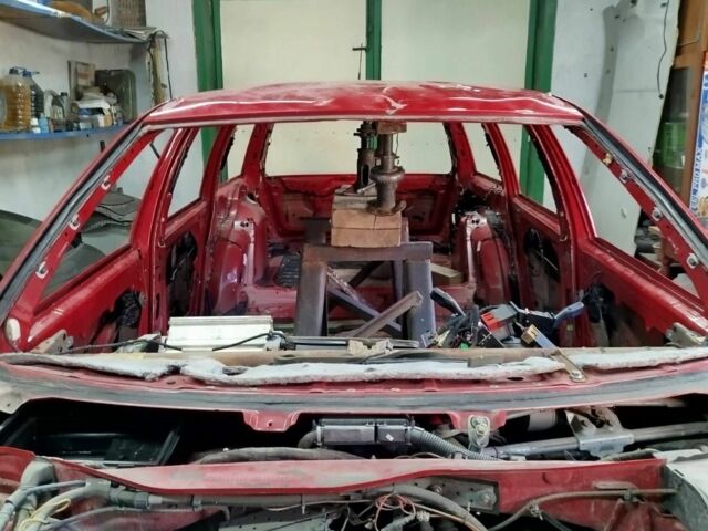 Красный Фольксваген Гольф, объемом двигателя 1.4 л и пробегом 200 тыс. км за 1500 $, фото 7 на Automoto.ua